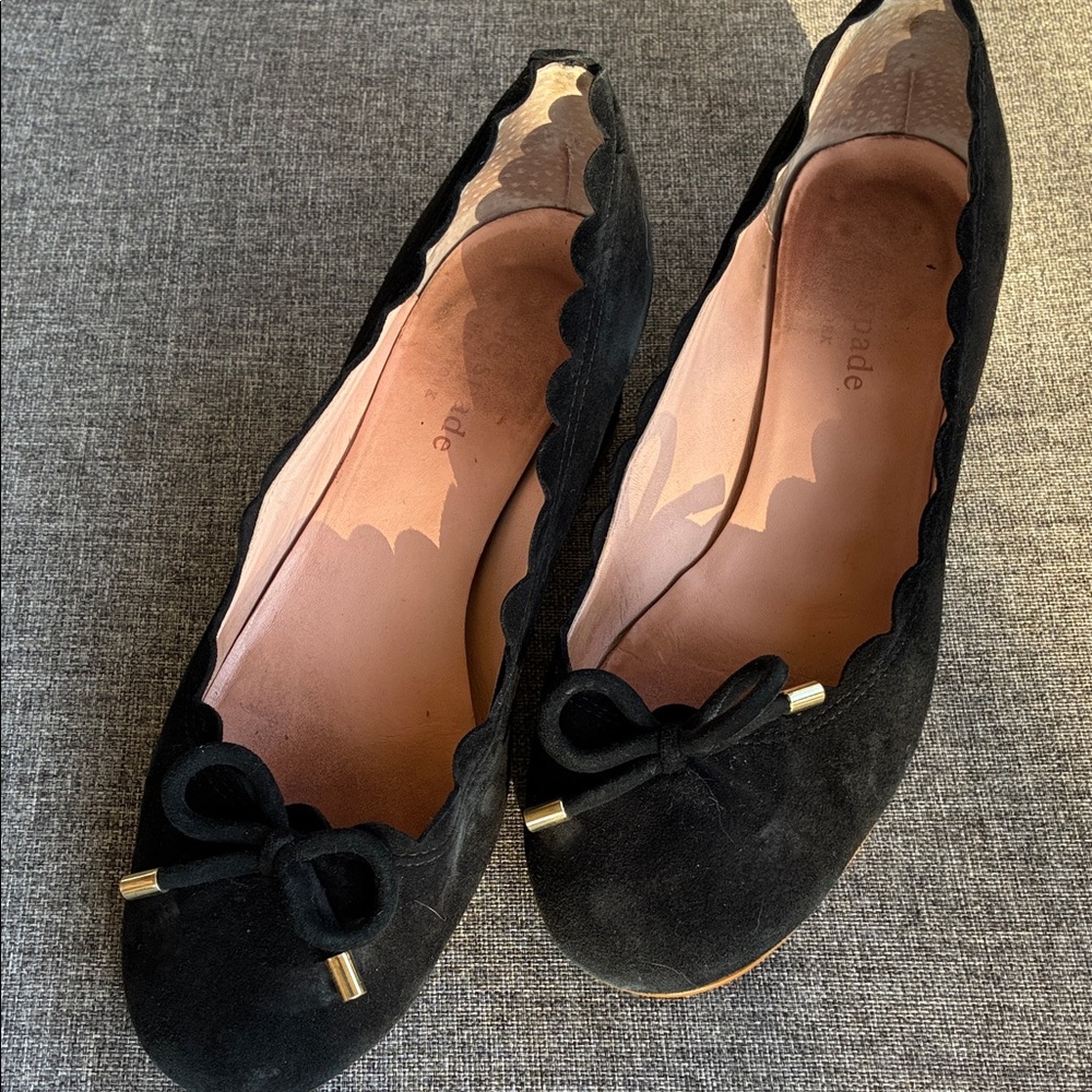 Kate Spade Black Scalloped Loafer, black suede leather. Sz:6